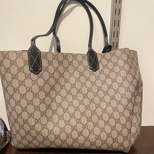 Reversible Gucci tote